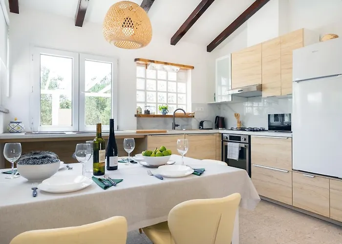 House Potirna بيت للعطل