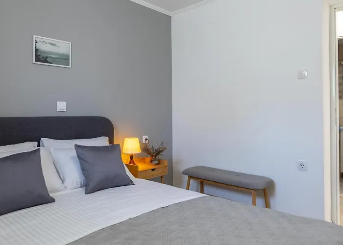 House Potirna بيت للعطل