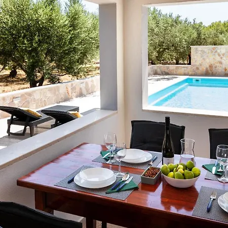 בית נופש House Potirna Blato (Korcula)