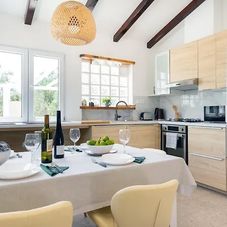 House Potirna Holiday home