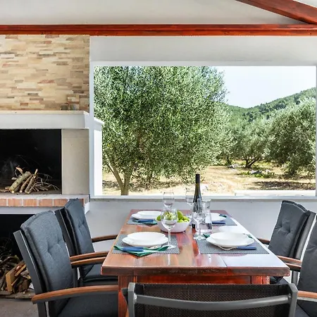 House Potirna Holiday home *