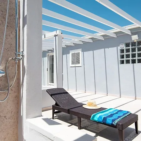 בית נופש House Potirna