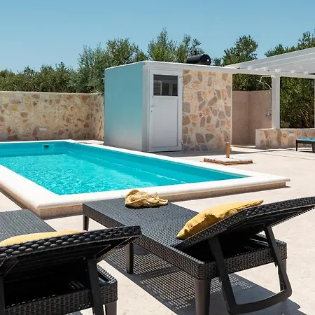 House Potirna *