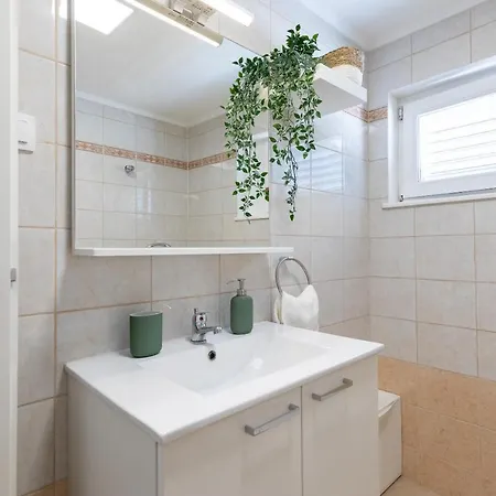 House Potirna *