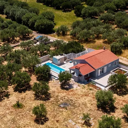 House Potirna Hébergement de vacances *
