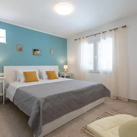 House Potirna Vakantiehuis *