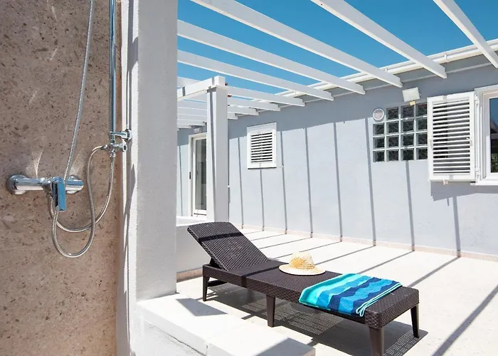 Сasa de vacaciones House Potirna